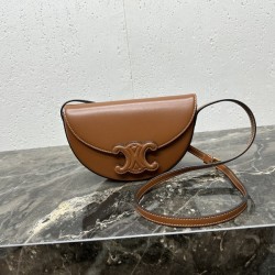 셀린느 퀴르 트리옹프 베사체 백