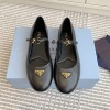 프라다 삼각 발레리나 레더