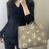 루이비통 온더고 MM 베이지 M45494