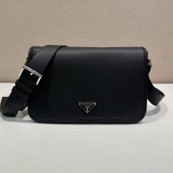 프라다 레더 삼각 로고 2VD075