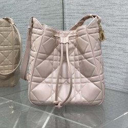 디올 디 모션 미디엄 호보 버킷백 DR09463