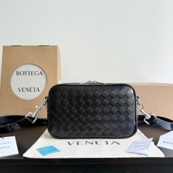 보테가베네타 크로스 카메라백 755923