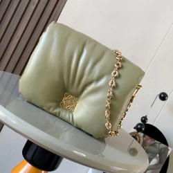 로에베 푸퍼 고야 인 샤이니 나파