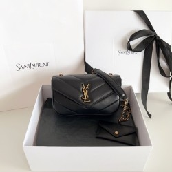 생로랑 25SS 루루 토이 체인 크로스백 821749