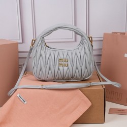 미우미우 완더 마테라쎄 나파 호보백 5BC125