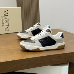 발렌티노 원스터드 스니커즈