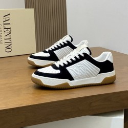 발렌티노 원스터드 스니커즈