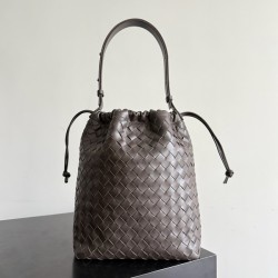 보테가베네타 25FW 버킷백 비블리오테카