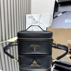 프라다 레더 베니티 코스메틱 케이스 1BH202