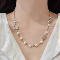 샤넬 25FW CC로고  퍼 크리스탈 목걸이