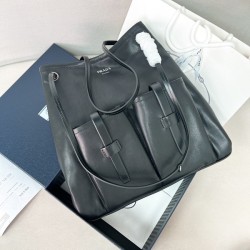 프라다 루트 라지 레더 백 1BC293